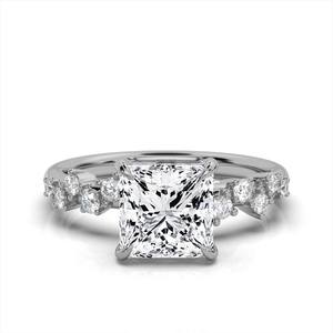 Bague de fiançailles et de mariage en or massif 14K & 18K faite à la main sur mesure pour les femmes Superbe diamant comme pierre principale pour les fêtes - Product Image 1