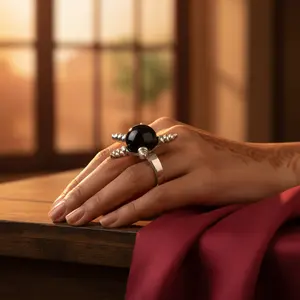 แหวนเงินทรงกรงเล็บสำหรับผู้หญิง ดีไซน์เก๋ไก๋ วินเทจ ฮิปฮอป ประดับพลอยสีดำ ฟรีไซส์ ทำจากสแตนเลส - Product Image 2