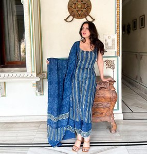 ชุดเสื้อผ้าสำหรับใส่ในออฟฟิศและกิจวัตรประจำวันผ้าคอตตอนเนื้อนุ่ม2025แขนยาวไม่ถึงเข่า - Product Image 5