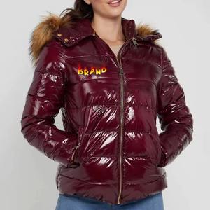 Chaqueta Acolchada Larga Negra para Mujer con Forro de Algodón, Capucha y Aislamiento, Diseño de Diamantes - Product Image 4