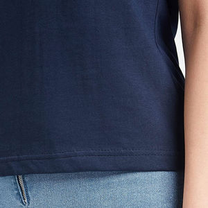 Nouvelle mode 100% coton biologique respirant femmes t-shirts surdimensionnés Style de luxe quantité en vrac t-shirts 2024 OEM ODM Service - Product Image 6