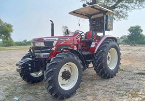 รถแทรกเตอร์ Mahindra 755 Novo 4x4 ปี 2023 กำลัง 75 แรงม้า ใช้งาน 570 ชั่วโมง ระบบขับเคลื่อน 2 ล้อ พร้อมชุดเกียร์เครื่องยนต์และเกียร์ที่จำเป็น - Product Image 5