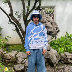 Sweat-shirt bleu et blanc coloré, effet délavé, effet vieilli, sweat-shirt vintage, coupe ample, surdimensionné, streetwear - Product Image 3