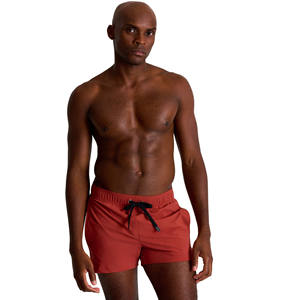 Short de plage une pièce décontracté pour homme 100% polyester respirant tricoté solide devant impression personnalisée avec logo - Product Image 2