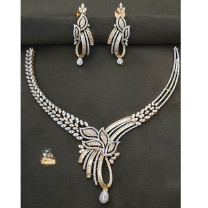 ชุดสร้อยคอหินสวยงามสีเงินพร้อมชุดสร้อยคอสีขาวสำหรับงานแต่งงาน - Product Image 1