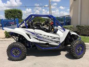 Elegante Yamaha YXZ1000R SS Shift-SE Sport Side-by-Side 2025, Original, Listo para Enviar - Product Image 3