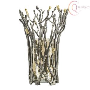 แจกันโลหะคุณภาพพรีเมียม รูปทรงศิลปะ พร้อมรายละเอียดประณีต เหมาะสำหรับตกแต่งภายในระดับไฮเอนด์ - Product Image 1