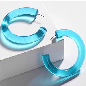 Pendientes de aro de resina llamativos en estilo retro acrílico transparente Pendientes de aro de resina con logotipo personalizado con degradado de colores personalizados - Product Image 6