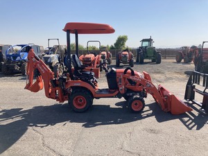 Cargadora de Ruedas con Retroexcavadora Kubota BX23S con Horquillas y Motor - Alto Momento de Carga a Precios Económicos - Product Image 3