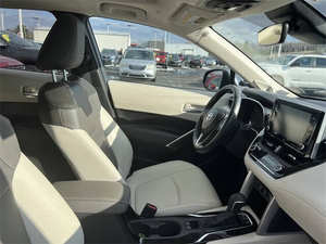 Voiture d'occasion de qualité et abordable, Toyota Corolla 2022, conduite à gauche - Product Image 2