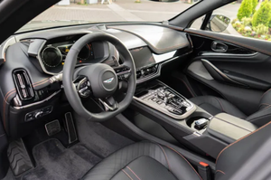 SD7VUJDW9TTV14043 รถยนต์อุตสาหกรรม OEM ระดับหรู SUV ขับเคลื่อนสี่ล้อ AWD เครื่องยนต์ 4.0 ลิตร ทวินเทอร์โบ V8 697 แรงม้า แรงบิด 900 นิวตันเมตร ความเร็วสูงสุด 310 กม./ชม. ไมล์น้อย รับประกัน 3 ปี - Product Image 5