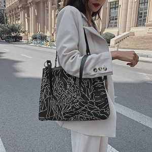 Borsa Sottospalla con Motivo Artistico di <span class=keywords><strong>Design</strong></span>, Nuova Collezione - Product Image 6