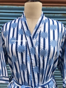 Robe kimono longue en coton 100% à séchage rapide, imprimé floral bleu, col en V, fermeture à cordon, coupe ample, vêtements de détente d'été pour femmes - Product Image 5
