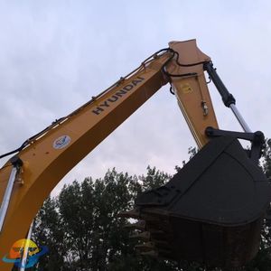 Excavadora Hyundai 220LC-9s Usada de Alto Rendimiento, Buena Calidad y Precio - Product Image 4