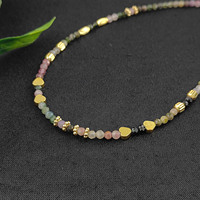 Colliers de pierres précieuses naturelles multi-tourmaline Colliers de déclaration 3 MM Perles rondes 18 pouces Colliers en laiton Pierre de naissance d'octobre