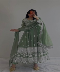 Glamour modeste: Abaya pour femmes robe musulmane Dubaï-infusez votre garde-robe avec des Abayas modestes et élégantes pour un mélange d'élégance - Product Image 3