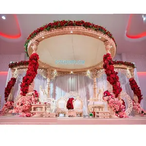 Merveilleuse cérémonie de mariage Mandap décoration mariage indien traditionnel Mandap avec fleurs magnifique Maharani mariage Mandap ensemble