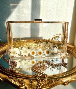 กระเป๋าคลัทช์ทำด้วยมือทำจากเรซินหรูหราเป็นมิตรต่อสิ่งแวดล้อม - Product Image 6