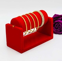 Vente en Gros de Grande Taille Bracelet Bracelet Rack Holder Léger Plat en Cuir Velours Main Chaîne Affichage Accessoires