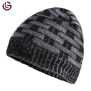 Usine directe personnalisé unisexe 100% laine Jacquard chapeau d'hiver bonnet avec motif de caractère pour vêtements de plage - Product Image 4