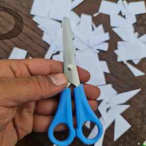 Ciseaux de bureau en acier inoxydable bon prix de luxe en gros à la main en plastique moulé poignée école papier ciseaux de coupe - Product Image 6