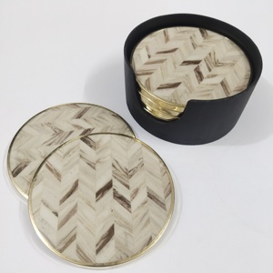 Dessous de verre en émail Mdf au motif géométrique personnalisé fait à la main avec support noir Décoration de table et accessoires Tapis et tampons - Product Image 4