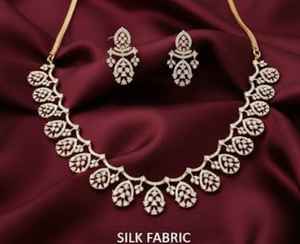 ชุดสร้อยคอสำหรับงานปาร์ตี้ทำจากหินสีทองเงางามเครื่องประดับดีไซน์หรูหราสำหรับผู้หญิงงานแต่งงานงานปาร์ตี้และของขวัญ - Product Image 1