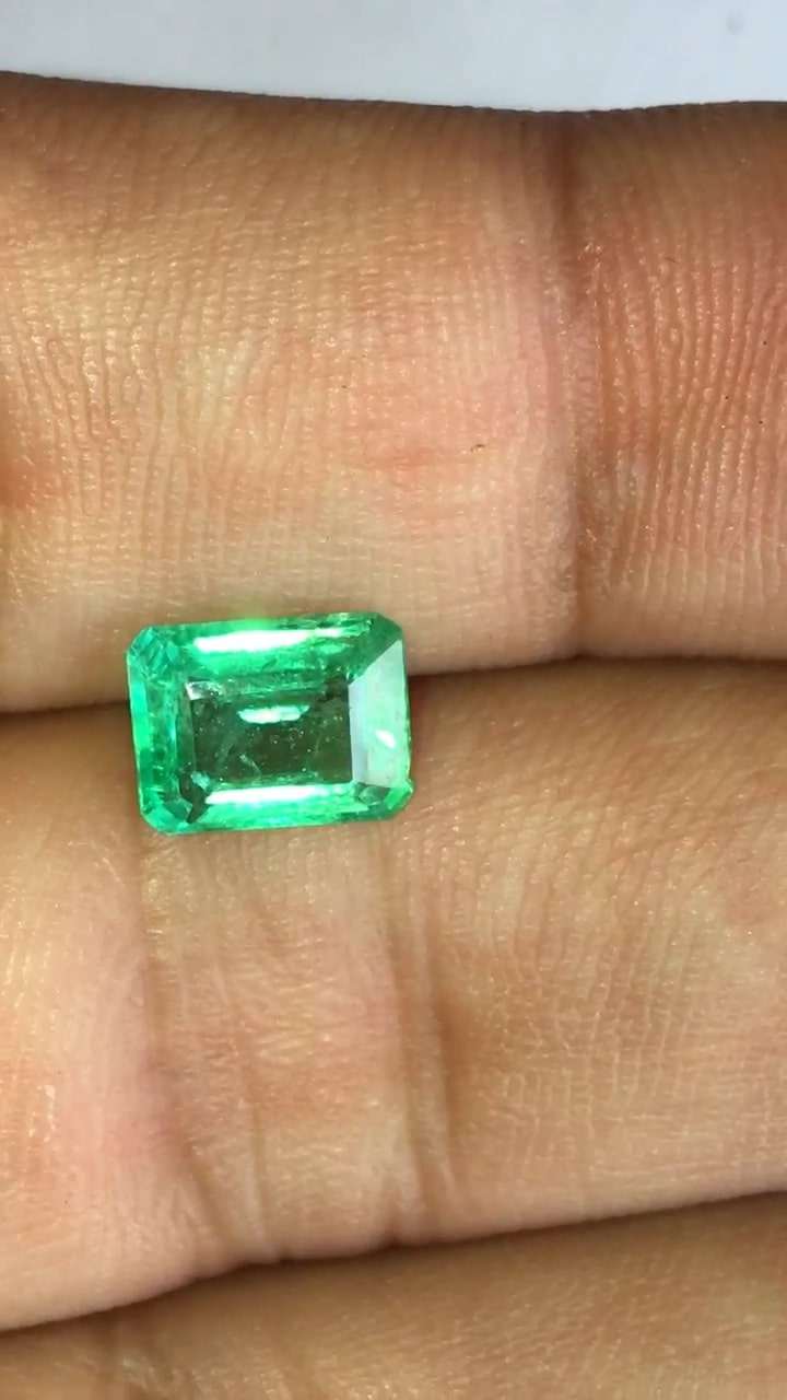 สีเขียว