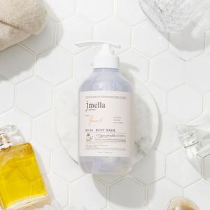 Jmella en Francia Queen 5 Body Wash 500ml Loción corporal para adultos profesional de fabricación coreana con característica blanqueadora de estilo de perfume francés - Product Image 1