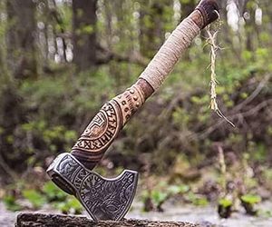 Cabeza de hacha vikinga de acero al carbono de grado industrial de alta calidad SCL con mango de madera de rosa personalizado, nuevo diseño para uso en exteriores - Product Image 1
