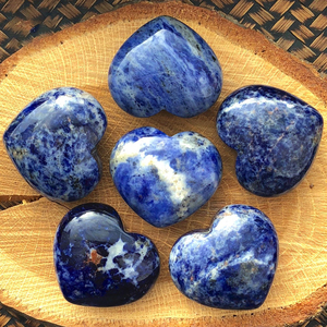 Coeurs gonflés de sodalite bleue naturelle de qualité d'exportation Coeurs de quartz sculptés polis Guérison de l'amour Feng Shui Artisanat folklorique Pierre précieuse - Product Image 4