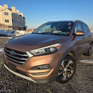 Hyundai Tucson 1.6T Sport SUV 2017 en Buen Estado - Product Image 1