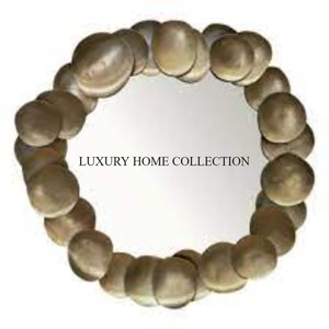 Cadre de miroir mural en métal antique au design unique et fabriqué à la main avec des détails artistiques audacieux pour un accent dramatique à la maison - Product Image 3