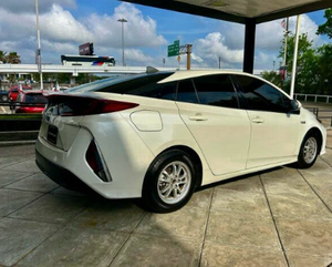 Toyota Prius Prime Plus FWD 2019 Usado (LHD/RHD) - Product Image 5
