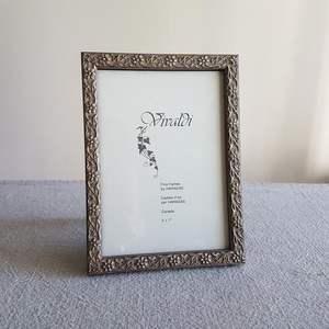 Cadre photo en métal recommandé pour les photographes professionnels pour présenter des photos de portefeuille dans un style élégant - Product Image 2