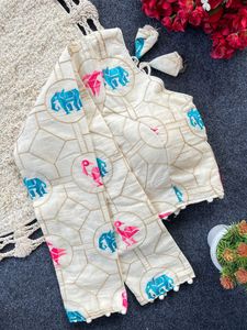 Pure Khadi Chemisier traditionnel Élégant et confortable Prêt à porter Chemisiers de créateurs Style et confort combinés épaules dénudées - Product Image 3