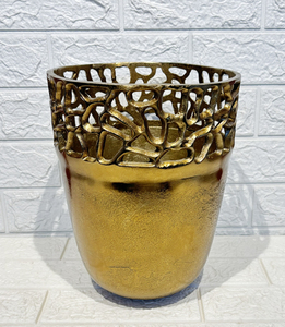 Florero texturizado Florero decorativo dorado brillante Florero de nueva forma Florero texturizado Diseño europeo moderno Florero de metal elegante decorativo para el hogar - Product Image 3