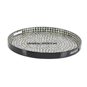 Plateau de service rond en bois de créateur Plateau à chocolat fait à la main de belle qualité Plateau en bois classique élégant élégant décoratif - Product Image 1