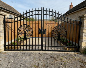 Portails battants manuels de 20 pieds en <span class=keywords><strong>fer</strong></span> <span class=keywords><strong>forgé</strong></span> <span class=keywords><strong>noir</strong></span> thermolaqué pour allée, jardin et cour, taille personnalisée - Product Image 1