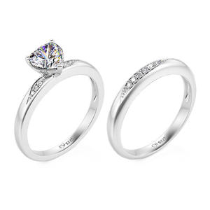 แหวนคู่สแตนเลสสตีลคลาสสิก Jeulia ชุบทอง 18K - Product Image 3