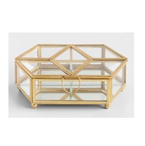 Caja de Joyería de Metal Dorado y Vidrio, Enfocada en la Visibilidad, Durabilidad y Comodidad de Almacenamiento Diario en el Hogar - Product Image 1