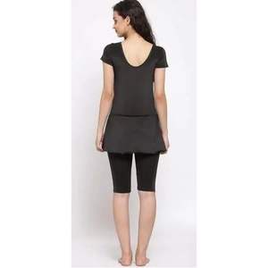 ชุดว่ายน้ำแฟชั่นลายดอกไม้ ระบายอากาศได้ดี ไซส์ XL สำหรับผู้หญิง พิมพ์ลายดิจิตอลตามสั่ง พร้อมกางเกงขาสั้นถักดีไซน์เนอร์ - Product Image 1