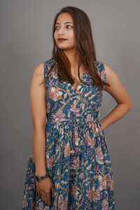 Robe maxi en coton imprimée à la main pour l'été, respirante, à imprimé floral, durable et adaptée à la saison d'automne - Product Image 6