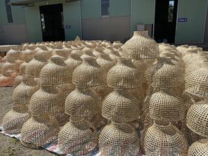 Fabricación Artesanal de Lámparas Colgantes Redondas Modernas, Pantalla de Ratán Tejido, Lámpara de Bambú Artesanal, Pantalla Decorativa para Lámpara Colgante, Venta al por Mayor - Product Image 5