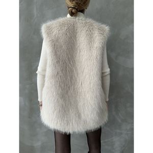 Chaleco Elegante de Piel Sintética con Pedrería para Mujer, Marca TOPSHOW, Sin Mangas, para Otoño e Invierno, Uso Casual, Mezcla Suave de Algodón y Poliéster - Product Image 5
