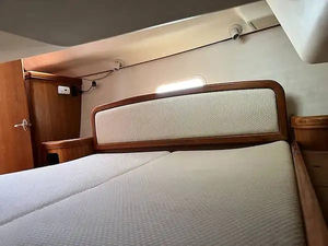 Bateaux Hunter 356 durables de 2003 proposés à bas prix - Product Image 4