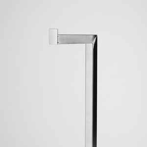 Porte-brosse WC chromé et blanc, lampe sur pied, accessoires de salle de bain et toilettes - Product Image 3