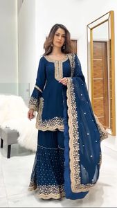 นักออกแบบล่าสุดการลําดับการเย็บปักถักร้อยเทียม Georgette ทํางานชุด Sharara โดย Fab Zone - Product Image 4