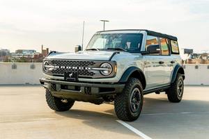 LUXURY RIDE 2021 Bronco Badlands 2.7L EcoBoost V6 4WD Paquete Lux - Product Image 3