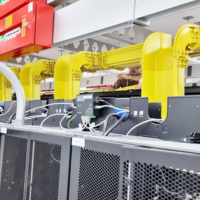 Système de chemin de câbles optiques ignifuge en PVC jaune pour centre de données, avec fonction d'auto-extinction et goulottes de routage de câbles optiques de haute performance